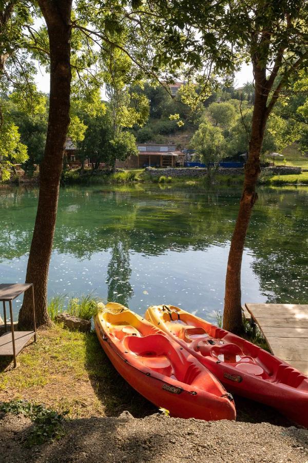 River Huts Zrmanja 오브로박 외부 사진
