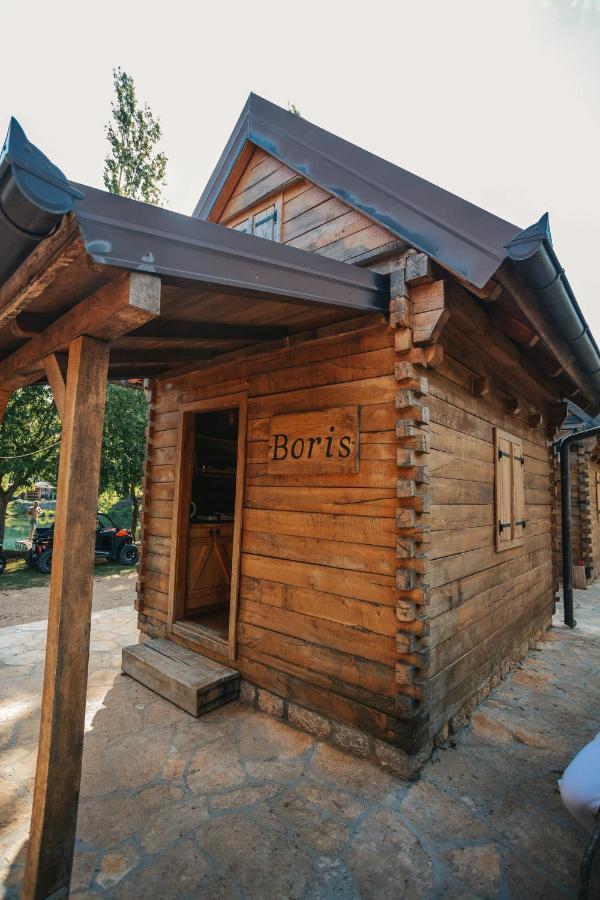 River Huts Zrmanja 오브로박 외부 사진